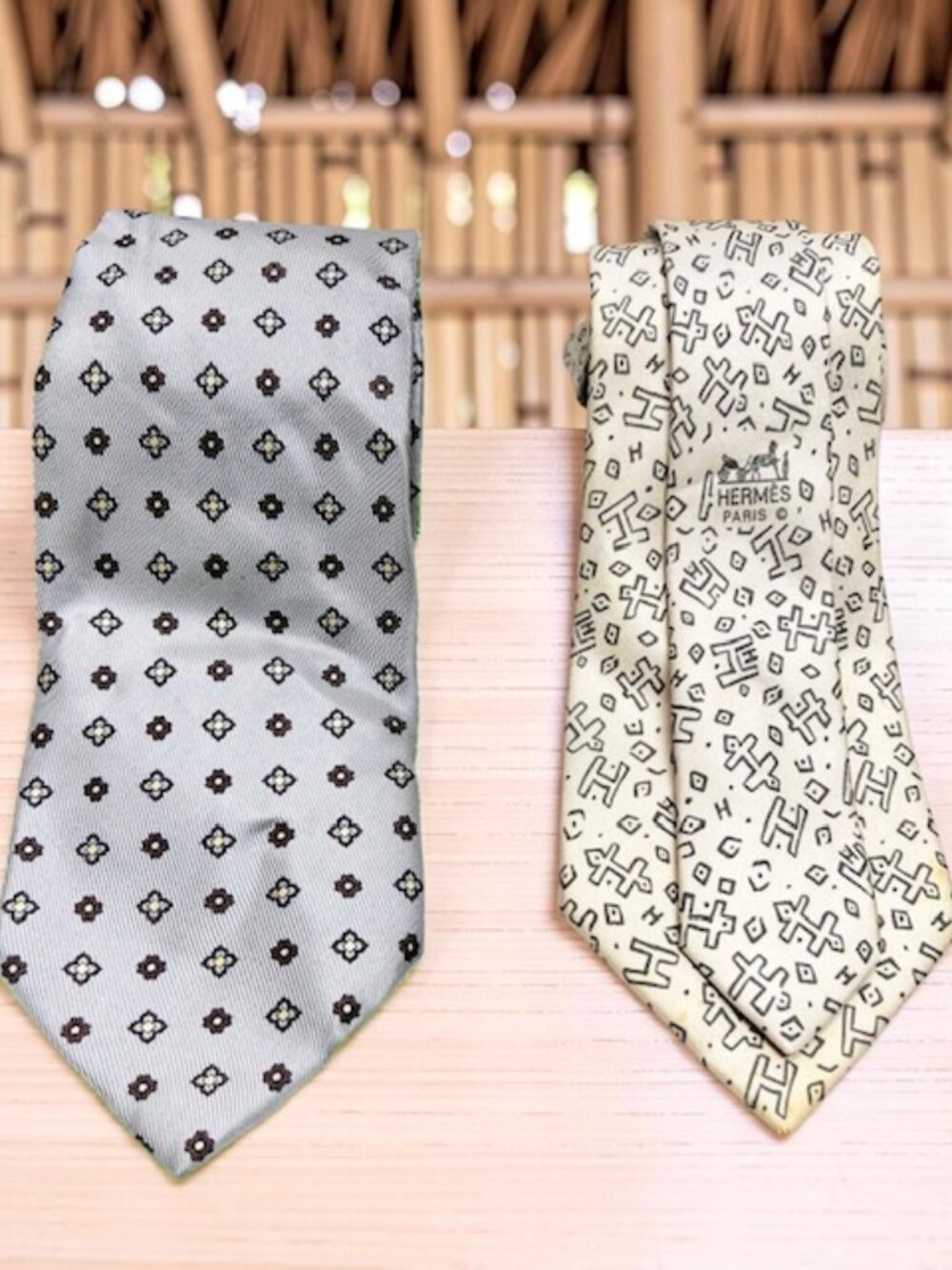 Set of 2:  100% Silk Neck-Ties HERMES PARIS & I.M.G. Ivery gray  beige "H"  (74